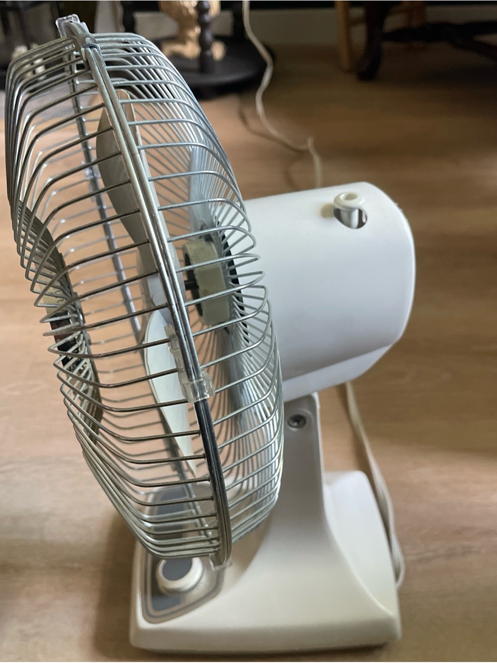 Vintage Air King Oscillating Desk Floor Fan - Picture 5 of 11